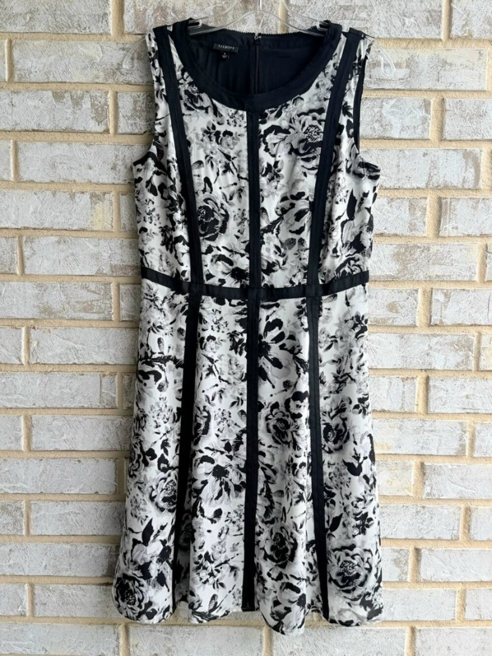 Talbots Sleeveless Round Neck Black/White Floral A-Line Dress Women's Size 6